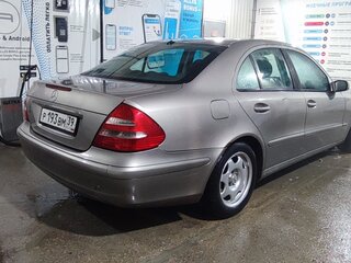 2004 Mercedes-Benz E-Класс 200 III (W211, S211), серебристый, 620000 рублей, вид 5