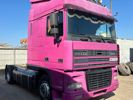 2001 DAF 95XF, розовый, 1120000 рублей, вид 2
