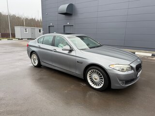 2010 BMW 5 серии 523i VI (F10/F11/F07), серый, 1350000 рублей, вид 2