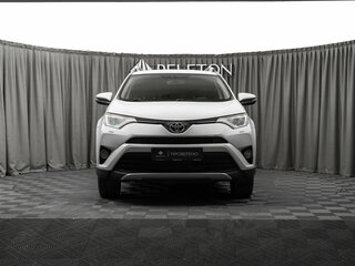 2017 Toyota RAV4 IV (XA40) Рестайлинг, белый, 2400000 рублей, вид 3