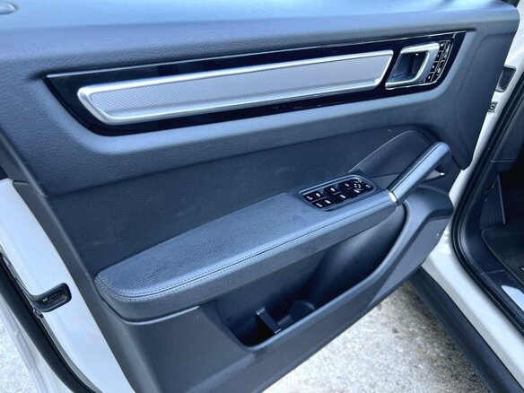 2021 Porsche Cayenne III, серый, 7750000 рублей - вид 20