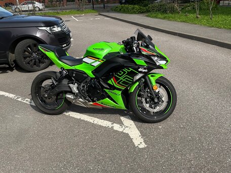 2025 Kawasaki Ninja 650, зелёный, 830000 рублей, вид 4