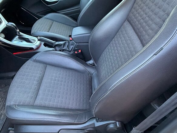 2014 Opel Astra GTC J Рестайлинг, чёрный, 965000 рублей - вид 7