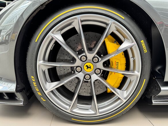 2022 Ferrari 812 Competizione, серый - вид 16