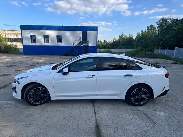 2021 Kia K5 III, жёлтый, 1799000 рублей - вид 7