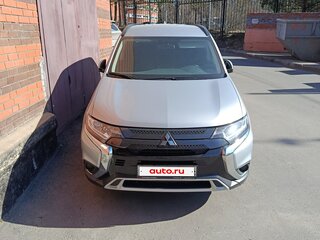 2022 Mitsubishi Outlander III Рестайлинг 3, серебристый, 2760000 рублей, вид 3