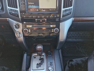 2014 Toyota Land Cruiser 200 Series Рестайлинг 1, белый, 4150000 рублей, вид 3