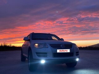 2008 Volkswagen Touareg I Рестайлинг, серебристый, 800000 рублей, вид 4