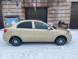 2010 Kia Rio II Рестайлинг, бежевый, 550000 рублей, вид 2
