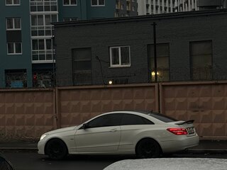 2011 Mercedes-Benz E-Класс 200 7G-Tronic IV (W212, S212, C207), белый, 1450000 рублей, вид 4