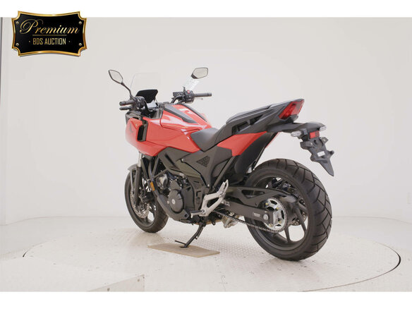2025 Honda NC 750X, красный, 1063188 рублей - вид 4