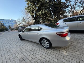 2008 Lexus LS Long 460 L IV, серебристый, 2000000 рублей, вид 3