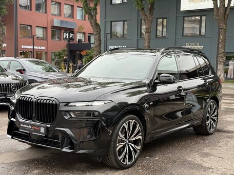 2026 BMW X7 40d I (G07) Рестайлинг, чёрный, 14840000 рублей, вид 3