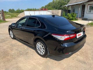 2021 Toyota Camry VIII (XV70) Рестайлинг, чёрный, 2800000 рублей, вид 4