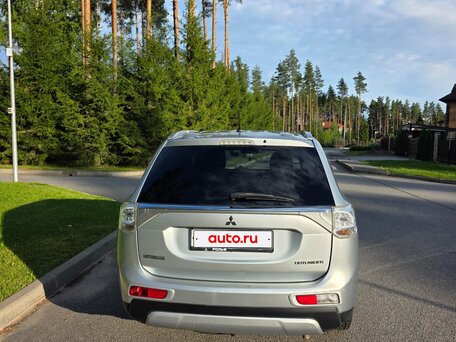 2014 Mitsubishi Outlander III, серебристый, 1126000 рублей, вид 3
