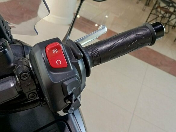 2024 Yamaha TMAX, чёрный - вид 12