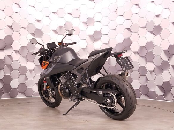 2024 KTM 990 Duke, чёрный, 1285000 рублей - вид 7