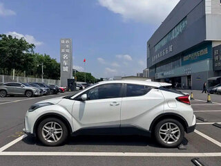 2022 Toyota C-HR I Рестайлинг, белый, 1940000 рублей, вид 5
