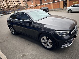 2020 Mercedes-Benz GLC Coupe 300 d I (C253) Рестайлинг, чёрный, 5500000 рублей, вид 3