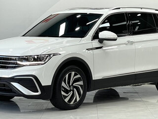 2023 Volkswagen Tiguan II Рестайлинг, белый, 2500000 рублей, вид 3