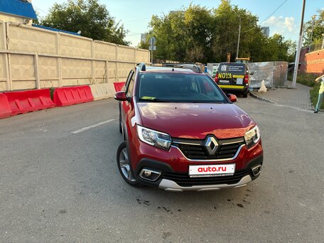 2021 Renault Sandero Stepway II Рестайлинг, красный, 1190000 рублей, вид 1