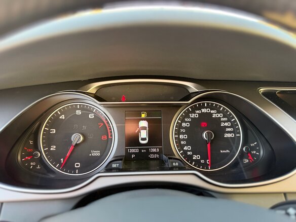 2012 Audi A4 IV (B8) Рестайлинг, белый, 1350000 рублей - вид 14