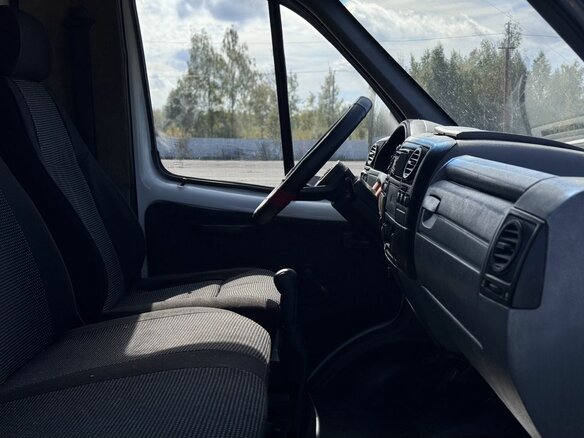 2004 ГАЗ ГАЗель (3302), белый - вид 17