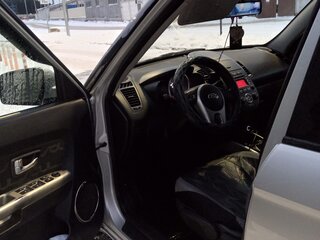 2013 Kia Soul I Рестайлинг, серый, 700000 рублей, вид 4
