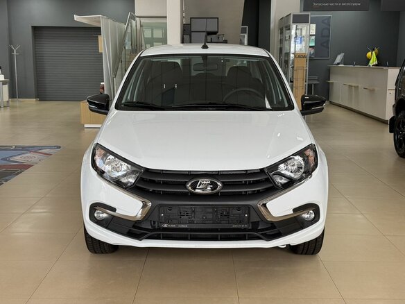 2026 Lada (ВАЗ) Granta I Рестайлинг, белый - вид 2
