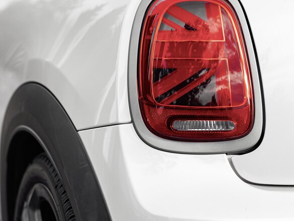 2022 Mini Hatch Cooper S III (F55/F56) Рестайлинг 2, серый, 3950000 рублей - вид 5