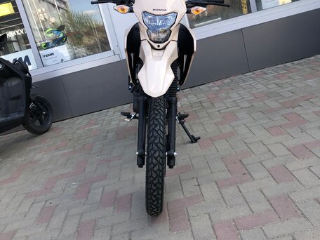 2025 Honda XR 190, бежевый, 399900 рублей, вид 4