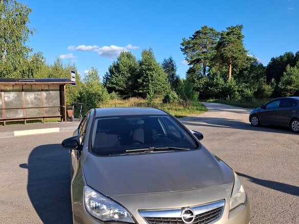 2011 Opel Astra J, бежевый, 550000 рублей - вид 1