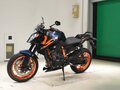 2022 KTM 890 Duke R, синий - вид 1