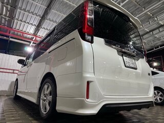 2016 Toyota Noah III (R80), белый, 1950000 рублей, вид 4