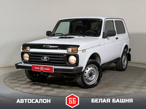 2017 Lada (ВАЗ) 2121 (4x4) I Рестайлинг, белый, 506900 рублей