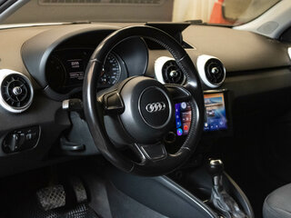 2011 Audi A1 I (8X), белый, 850000 рублей, вид 5