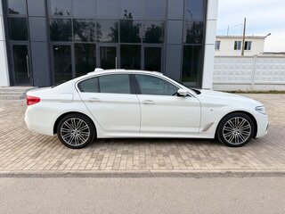 2018 BMW 5 серии 530i xDrive VII (G30/G31/G38), белый, 5150000 рублей, вид 5