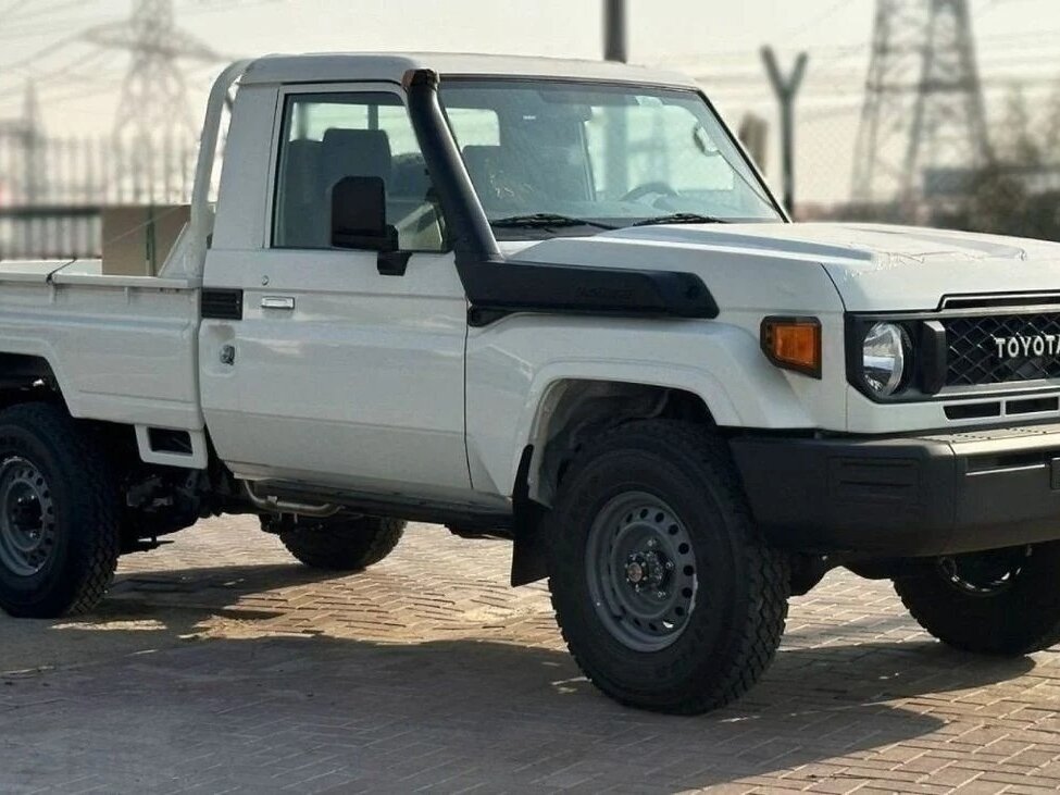 Открыть фотографии: Toyota Land Cruiser 70 Series Рестайлинг 2