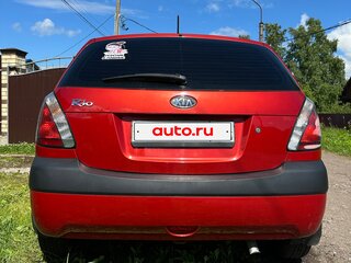 2009 Kia Rio II, красный, 400000 рублей, вид 4
