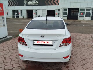 2013 Hyundai Solaris I, белый, 820000 рублей, вид 4