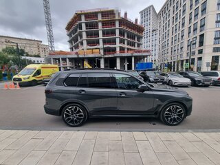 2023 BMW X7 40d I (G07) Рестайлинг, серый, 12700000 рублей, вид 4