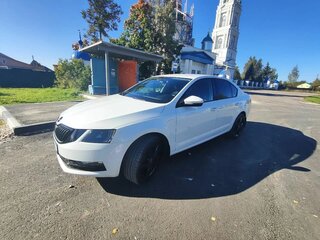 2018 Skoda Octavia III (A7) Рестайлинг, белый, 1830000 рублей, вид 2