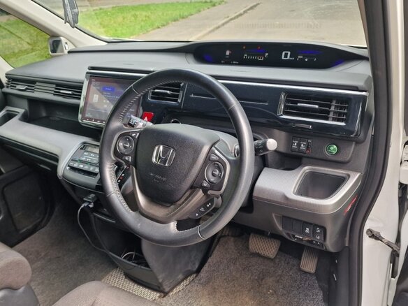2021 Honda Stepwgn Spada V Рестайлинг, белый, 2249000 рублей - вид 6