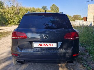 2013 Volkswagen Touareg II, серый, 1865000 рублей, вид 3
