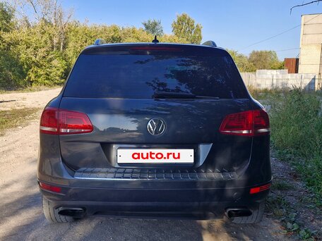 2013 Volkswagen Touareg II, серый, 1865000 рублей, вид 3