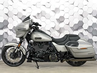 2023 Harley-Davidson CVO Street Glide, серый, 3899000 рублей, вид 4
