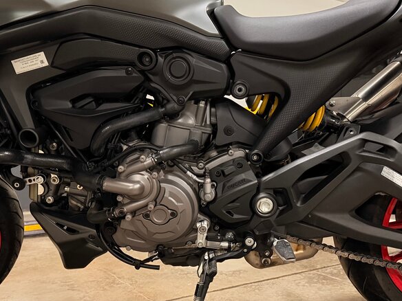 2021 Ducati Monster 937, серый, 1285000 рублей - вид 22