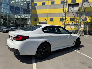 2021 BMW 5 серии 520d xDrive VII (G30/G31/G38) Рестайлинг, белый, 4700000 рублей, вид 5