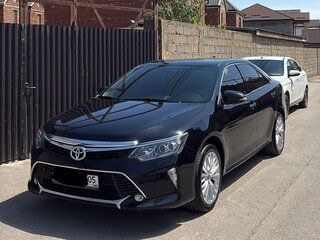 2013 Toyota Camry VII (XV50), чёрный, 1800000 рублей, вид 1
