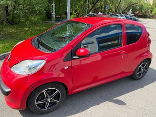 2008 Peugeot 107 I, красный, 370000 рублей, вид 4
